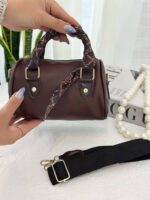 کیف دستی زنانه صندوقی دیور قهوه‌ای - Image 2
