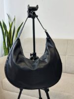 کیف دوشی زنانه زارا مشکی با بند سگک‌دار