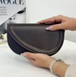 کیف دوشی زنانه هلالی قهوه ای + فیلم