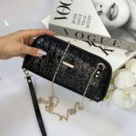 کیف مجلسی زنانه زنجیردار مشکی طرح کروکودیل