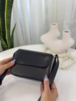 کیف دوشی زنانه زارا مشکی - Image 2