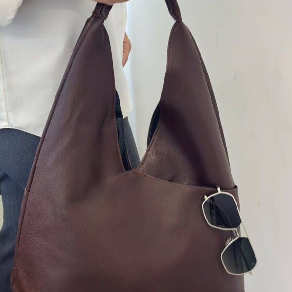 کیف دوشی زنانه طرح هوبو جیب کج قهوه ای