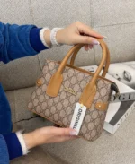 ALT: کیف دستی زنانه طرح گوچی کرم قهوه‌ای با دسته چرمی