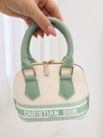 کیف دستی و دوشی صندوقی زنانه طرح دیور (Dior) سبز پاستلی + فیلم - Image 3