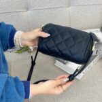 کیف پاسپورتی دوشی زنانه شنل (Chanel) مشکی