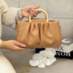 کیف دستی زنانه مدل پلیت - دسته چوبی - رنگ قهوه‌ای
