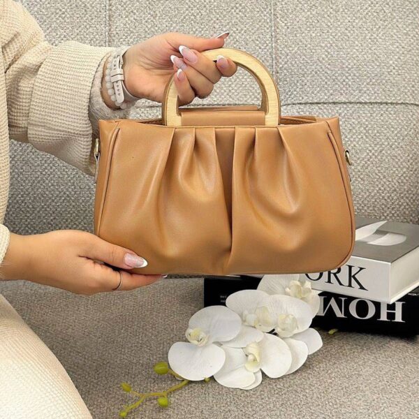 کیف دستی زنانه مدل پلیت - دسته چوبی - رنگ قهوه‌ای