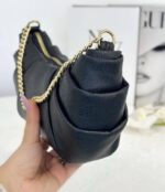 کیف پاسپورتی زنانه چین‌دار بند بلند - Image 2