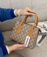 ALT: کیف دستی زنانه طرح گوچی کرم قهوه‌ای با دسته چرمی