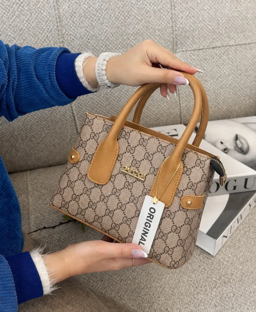 ALT: کیف دستی زنانه طرح گوچی کرم قهوه‌ای با دسته چرمی