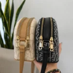 ALT: کیف دوشی زنانه طرح فندی طوسی مشکی مدل نیم‌دایره