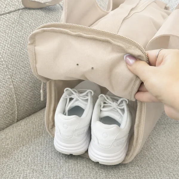 ساک ورزشی نایک (Nike) مدل خفاشی جاکفش‌دار کرم
