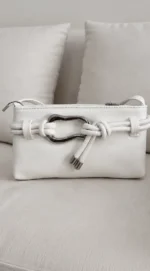 ALT: کیف مینی دوشی زنانه سفید مدل سگک‌دار