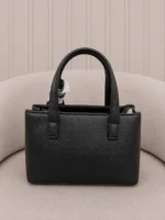 کیف دستی زنانه دیور مشکی اسکارف دار با یراق نقرهای