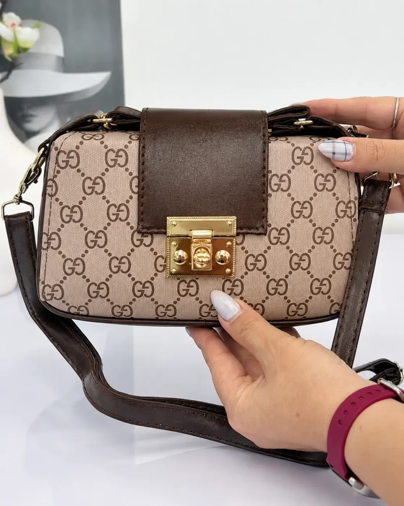 کیف دستی و دوشی صندوقی زنانه طرح گوچی قهوه‌ای کرم