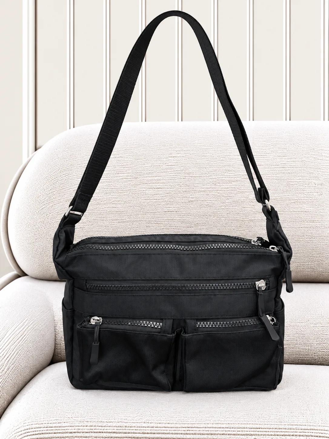 black-womens-student-multi-pocket-shoulder-bag.webp کیف دوشی زنانه دانشجویی مشکی چندجیب با بند بلند