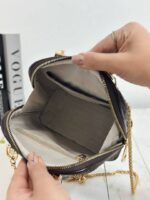 کیف پاسپورتی ال وی قهوه‌ای دسته‌دار با بند بلند زنجیری طلایی