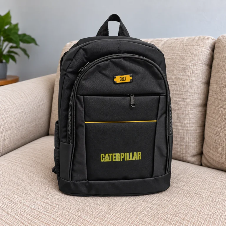 کوله پشتی CAT کاترپیلار مشکی چندجیب نمای جلو